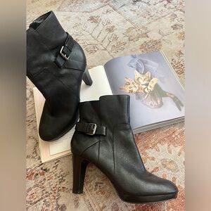 Nine West leather zip up boots
